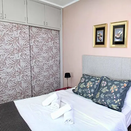 Drago Chico, Apartment *